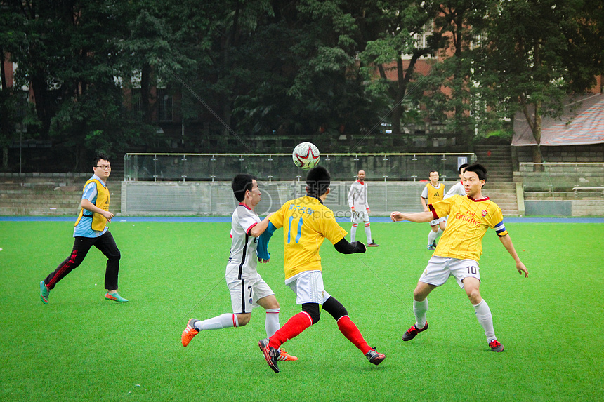 更在于他是 更在于他是