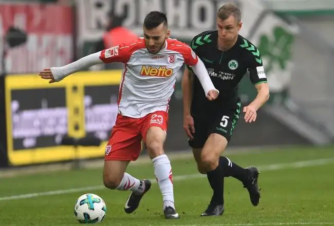 两个人有着 两个人有着