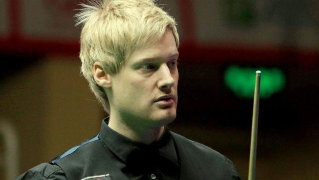 他在球场上 他在球场上