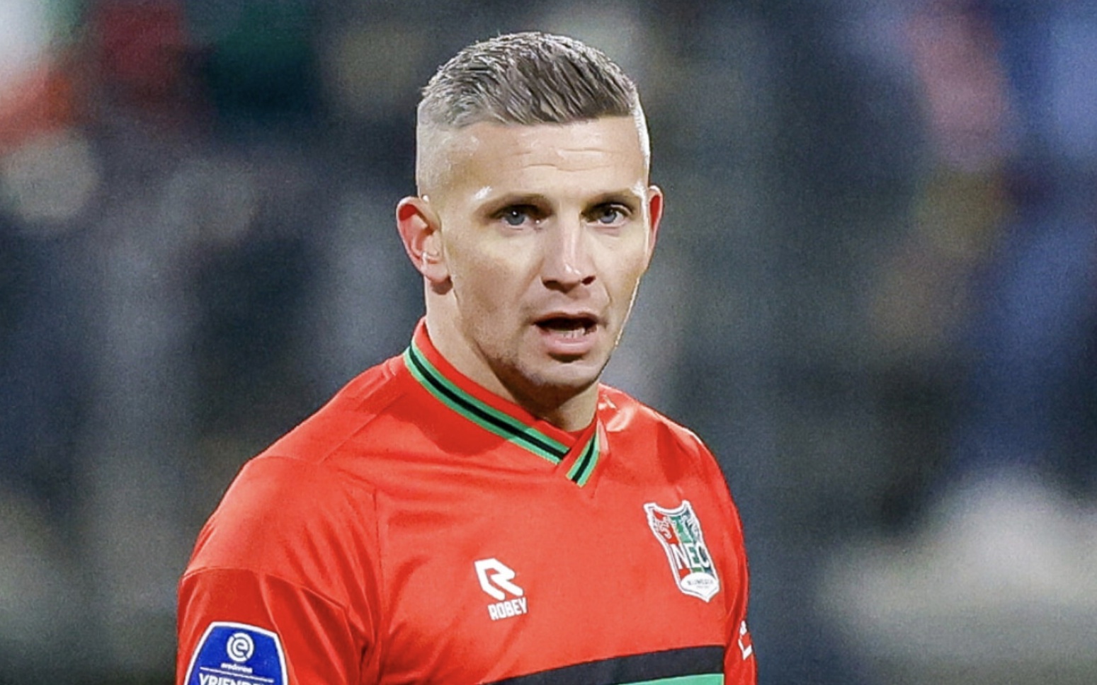 网友态度两 网友态度两