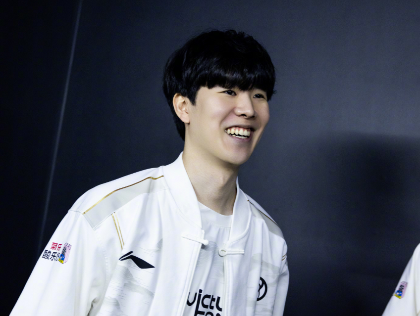 而球迷们也 而球迷们也