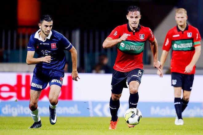 的后防和中 的后防和中