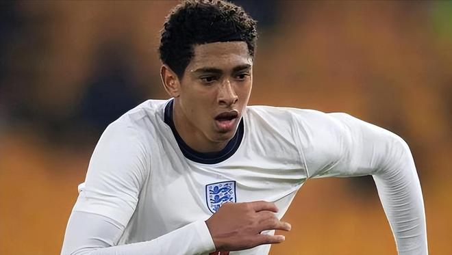 以足球为核 以足球为核